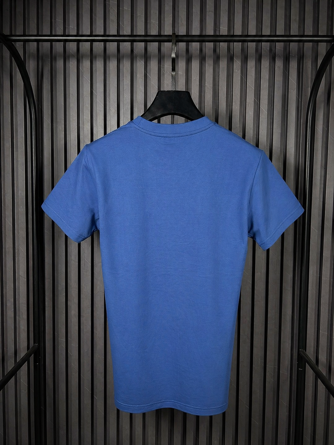 BOSS Outline Script Logo Tee – Blue Electric Edition (Nuevo)
