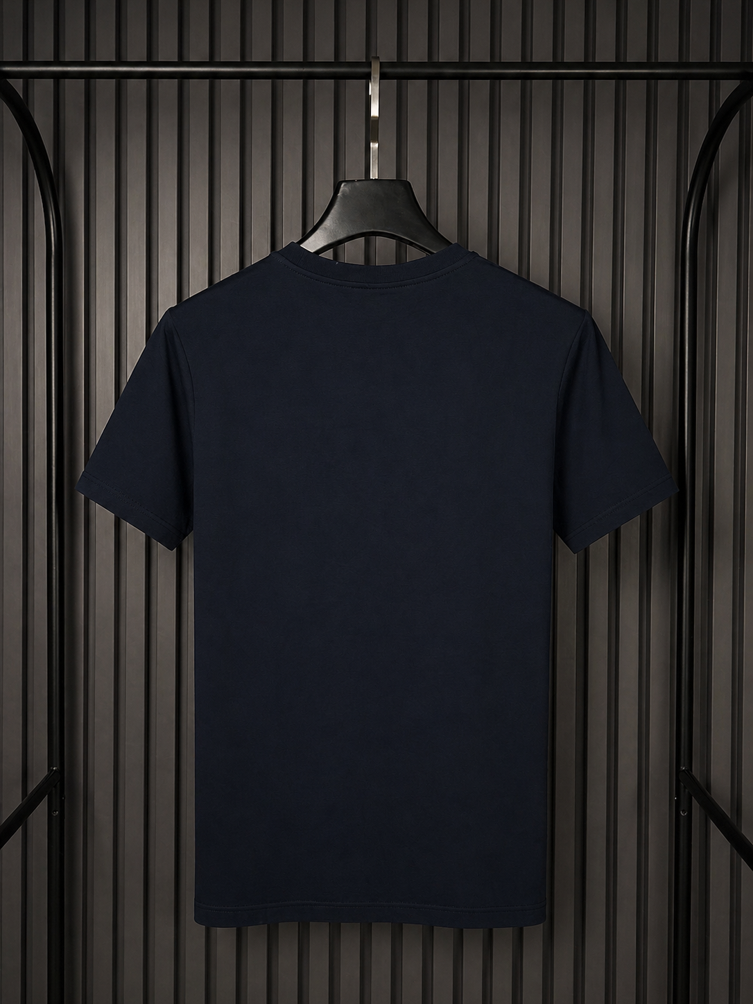 HUGO Bold Shadow Logo Tee – Navy Red Edition (Nuevo)