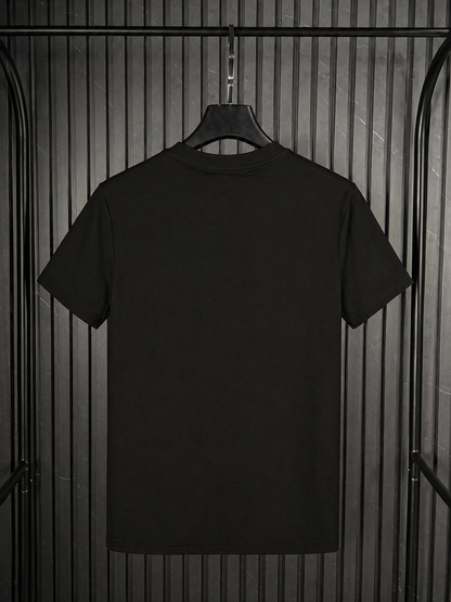HUGO Embossed Bar Logo Tee – All Black Edition (Nuevo)
