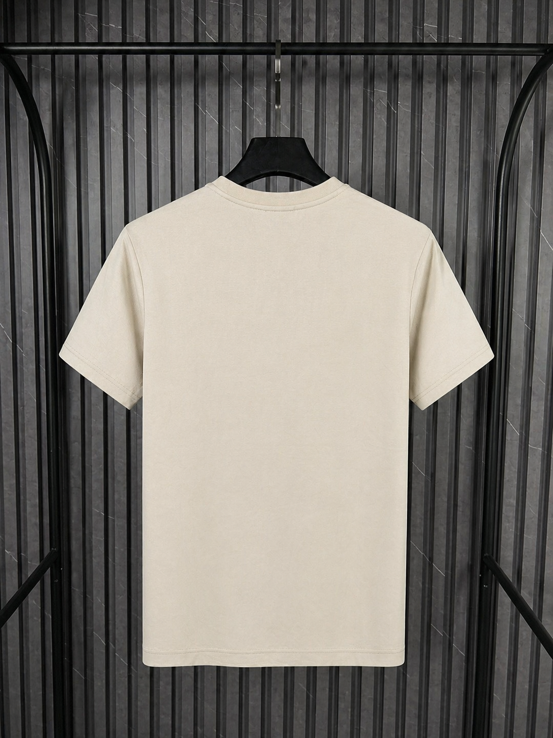 BOSS Square Frame Tee – Beige Minimal Edition (Nuevo)