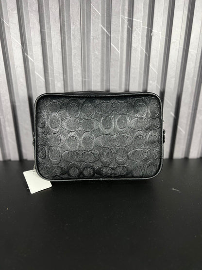 Bandolera Coach Signature Black con Monedero – Bolso Crossbody Premium Negro con Monograma en Relieve