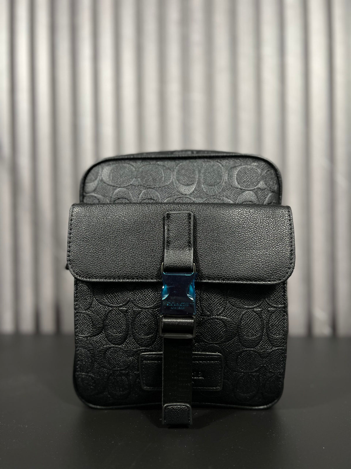 Coach Gotham Pack Sling Pack /Negro