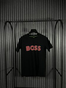 Playera Boss Calidad 1.1 Cuello Redondo negra de algodón premium con acabado grueso y corte moderno