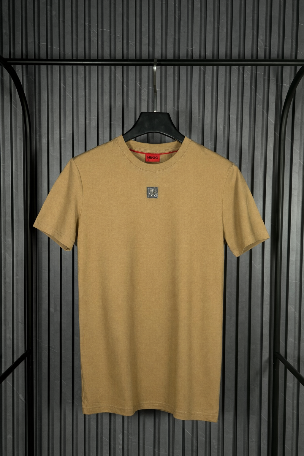 HUGO Metal Badge Minimal T-Shirt Brown