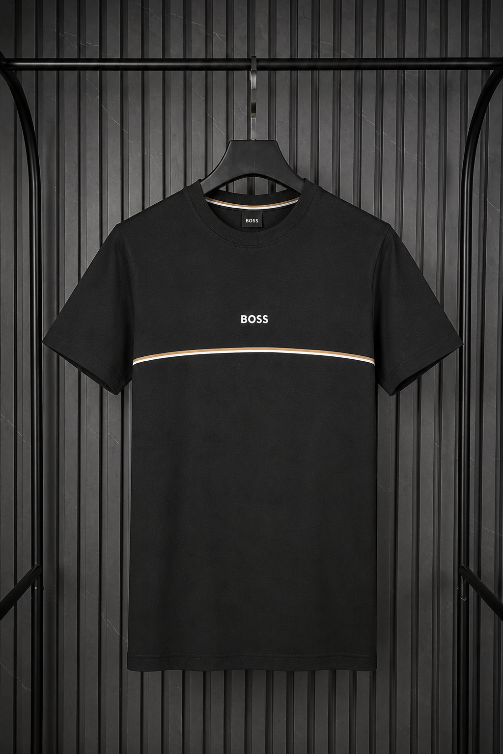 BOSS Wave Stripe T-Shirt Black – Playera Minimalista con Línea (Nuevo)