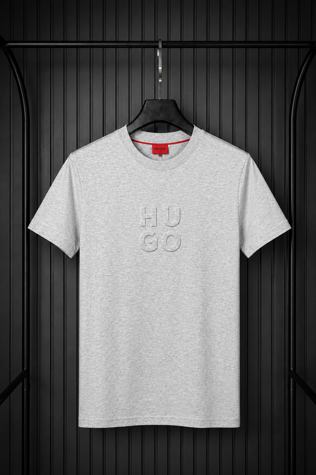 HUGO Embossed Logo Tee – Grey Melange Edition (Nuevo)